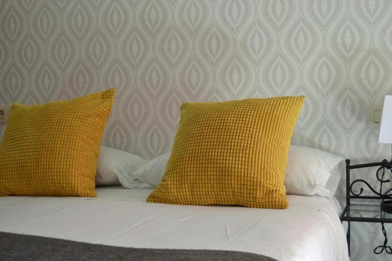 Apartamentos Altamira Sevilla Bagian luar foto
