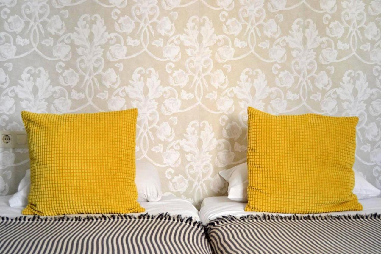 Apartamentos Altamira Sevilla Bagian luar foto