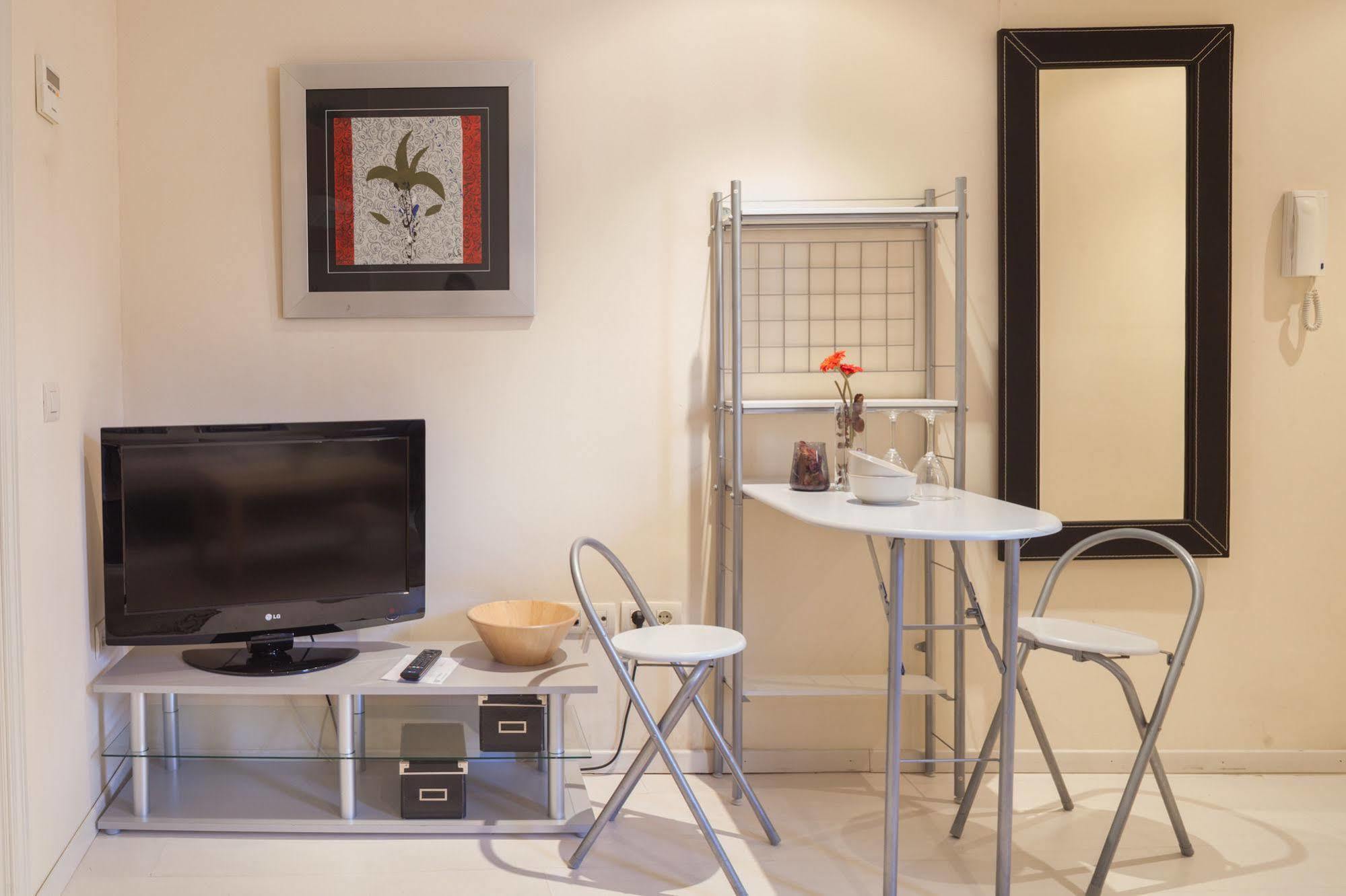 Apartamentos Altamira Sevilla Bagian luar foto