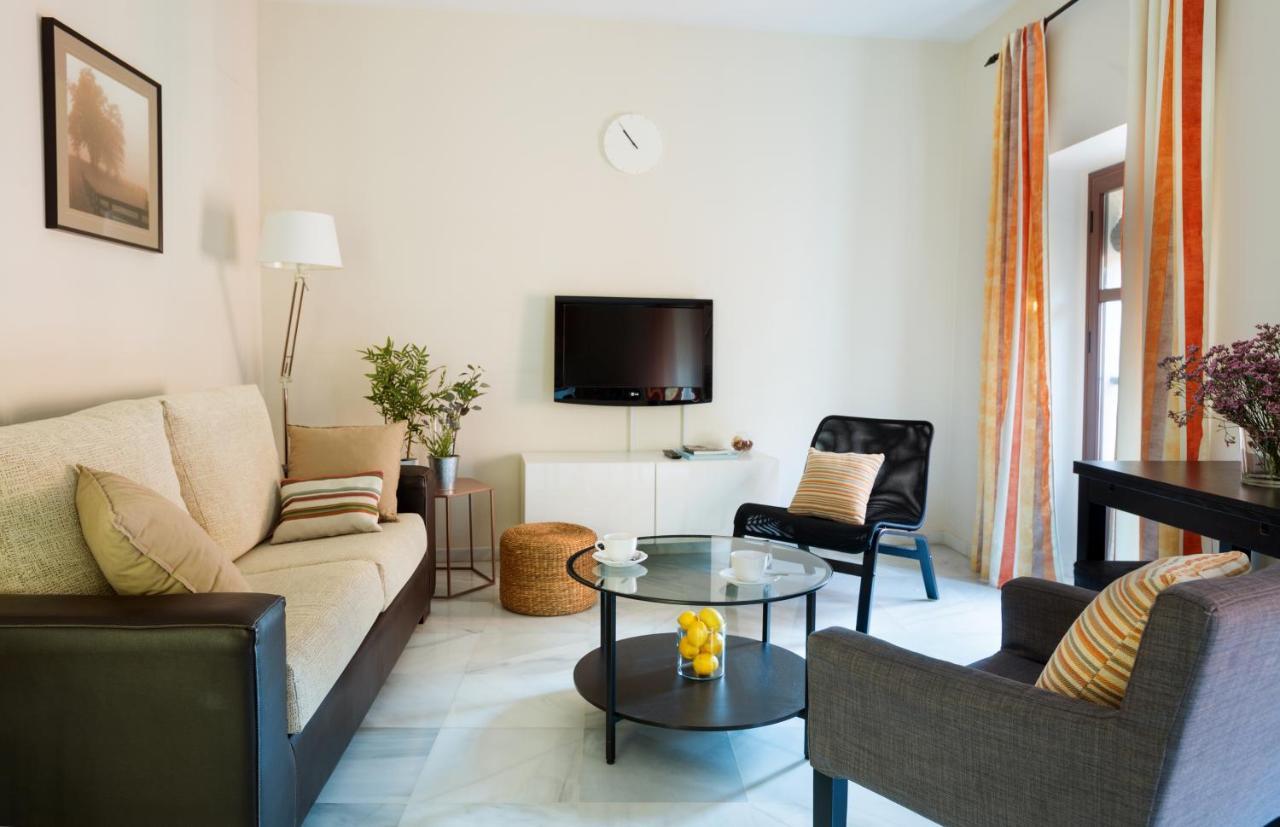 Apartamentos Altamira Sevilla Bagian luar foto