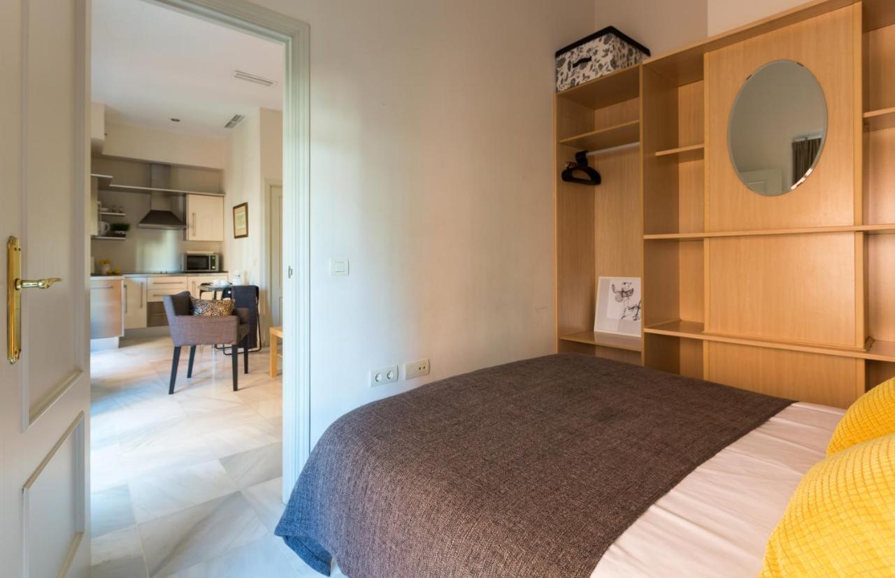 Apartamentos Altamira Sevilla Bagian luar foto
